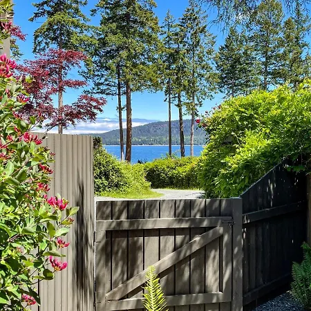 Manna House Apartment Denman Island Exterior photo
