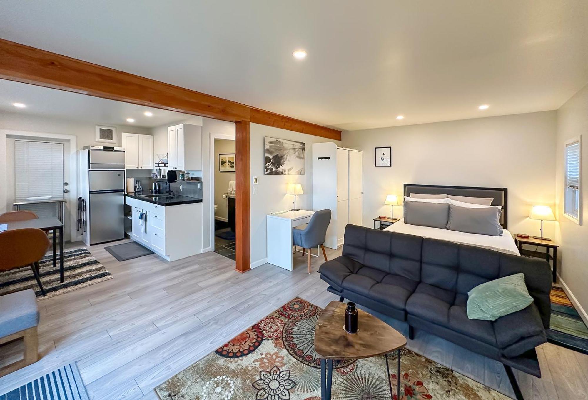 Manna House Apartment Denman Island