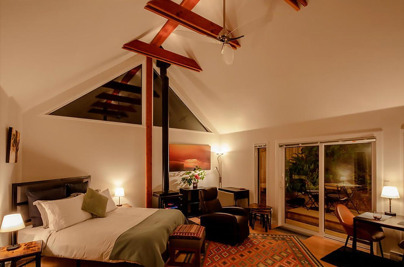 Manna House Apartment Denman Island